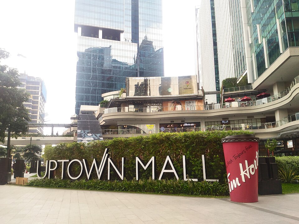 Uptown Mall / Uptown Parade